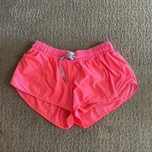 Lululemon Hotty Hot Low Rise Lines 2.5” In-Seam